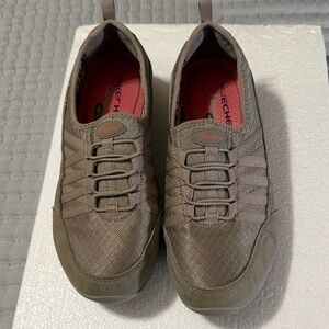 Skechers Womens Taupe Sneakers size 6.5
